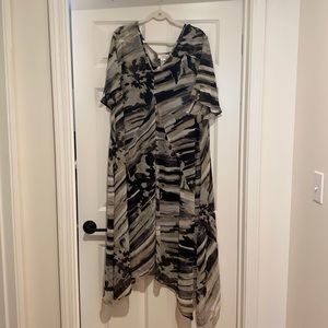 Avenue Neutral Abstract Print Dress Size 30/32